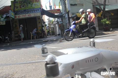 Đà Nẵng thử nghiệm bay flycam để giám sát ai ở đâu ở yên đó trong các hẻm - Ảnh 1. Đà Nẵng thử nghiệm bay flycam để giám sát ai ở đâu ở yên đó trong các hẻm - Ảnh 1.