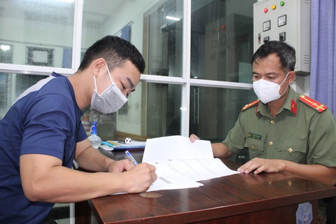Bị mời làm việc vì tụ tập đồng hương về Hà Tĩnh bằng xe máy - Ảnh 1. Bị mời làm việc vì tụ tập đồng hương về Hà Tĩnh bằng xe máy - Ảnh 1.