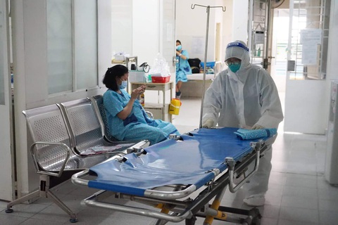 Ở nơi chăm sóc, điều trị cho 120 sản phụ mắc COVID-19 - Ảnh 4. Ở nơi chăm sóc, điều trị cho 120 sản phụ mắc COVID-19 - Ảnh 4.