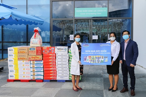 Vinamilk trợ giá mùa dịch bằng cách hỗ trợ quà tặng gần 170 tỉ đồng - Ảnh 4. Vinamilk trợ giá mùa dịch bằng cách hỗ trợ quà tặng gần 170 tỉ đồng - Ảnh 4.