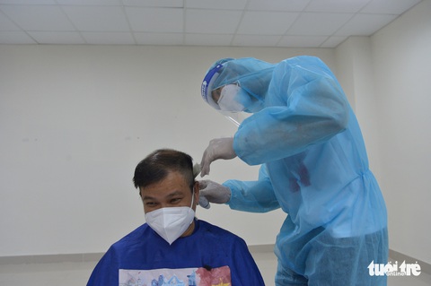 Cẩm Vân, Tóc Tiên, Lê Minh... hát ở Bệnh viện dã chiến số 11 tại Thủ Đức - Ảnh 12. Cẩm Vân, Tóc Tiên, Lê Minh... hát ở Bệnh viện dã chiến số 11 tại Thủ Đức - Ảnh 12.