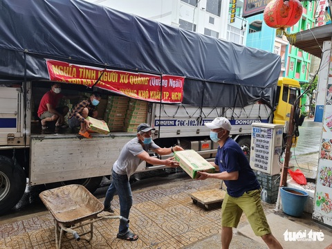 Hành trình yêu thương về TP.HCM - Kỳ cuối: Giữa ân tình thành phố - Ảnh 1. Hành trình yêu thương về TP.HCM - Kỳ cuối: Giữa ân tình thành phố - Ảnh 1.
