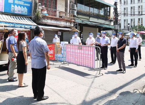 Chủ tịch quận Hoàn Kiếm: Trong khu cách ly phường Chương Dương không thiếu lương thực - Ảnh 1. Chủ tịch quận Hoàn Kiếm: Trong khu cách ly phường Chương Dương không thiếu lương thực - Ảnh 1.