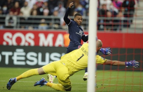 Mbappe lập cú đúp trong ngày ra mắt của Messi - Ảnh 2. Mbappe lập cú đúp trong ngày ra mắt của Messi - Ảnh 2.