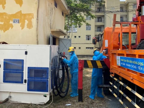 Ngành điện cùng thành phố chống dịch - Ảnh 1. Ngành điện cùng thành phố chống dịch - Ảnh 1.