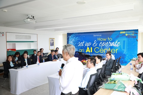 GS.TSKH. Hoàng Văn Kiếm: Tiềm năng và thử thách cho ngành AI - Ảnh 3. GS.TSKH. Hoàng Văn Kiếm: Tiềm năng và thử thách cho ngành AI - Ảnh 3.
