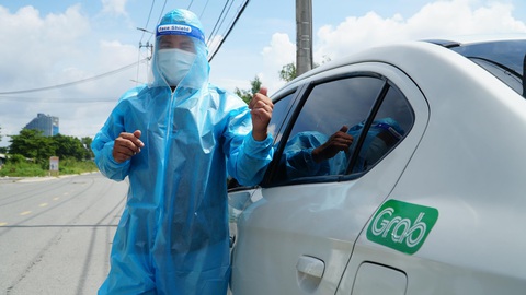 Niềm vui nhỏ bé từ những chuyến xe ‘đặc biệt’ của bác tài GrabCar - Ảnh 2. Niềm vui nhỏ bé từ những chuyến xe ‘đặc biệt’ của bác tài GrabCar - Ảnh 2.