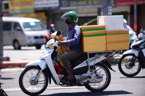 Trước mắt shipper chỉ chở hàng, chưa đi chợ hộ - Ảnh 1. Trước mắt shipper chỉ chở hàng, chưa đi chợ hộ - Ảnh 1.