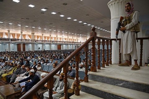 Taliban cho phụ nữ học đại học, nhưng cấm nam nữ học chung - Ảnh 2. Taliban cho phụ nữ học đại học, nhưng cấm nam nữ học chung - Ảnh 2.