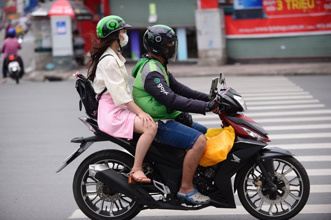 Xe ôm công nghệ hoạt động lại ở TP.HCM: Các hãng xe chờ hướng dẫn cụ thể - Ảnh 1. Xe ôm công nghệ hoạt động lại ở TP.HCM: Các hãng xe chờ hướng dẫn cụ thể - Ảnh 1.