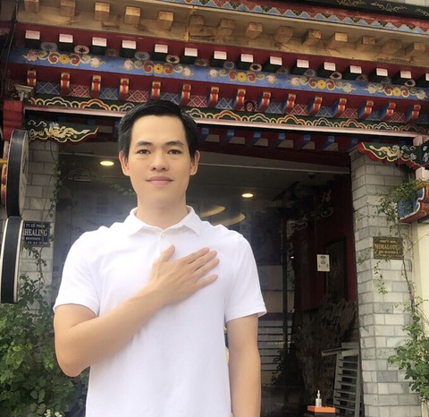 Huấn luyện viên yoga hỗ trợ online để bệnh nhân COVID-19 biết cách thở đúng - Ảnh 2. Huấn luyện viên yoga hỗ trợ online để bệnh nhân COVID-19 biết cách thở đúng - Ảnh 2.