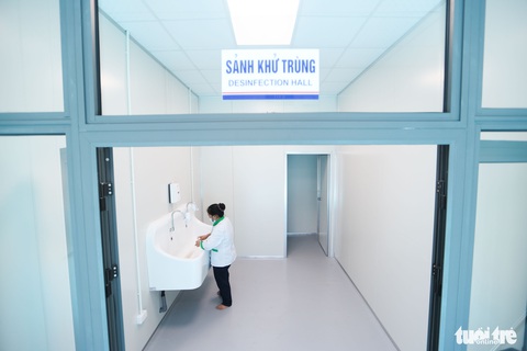 Cận cảnh bệnh viện dã chiến điều trị COVID-19 hiện đại nhất Hà Nội - Ảnh 11. Cận cảnh bệnh viện dã chiến điều trị COVID-19 hiện đại nhất Hà Nội - Ảnh 11.