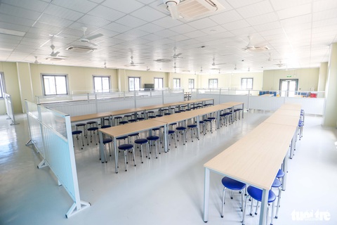 Cận cảnh bệnh viện dã chiến điều trị COVID-19 hiện đại nhất Hà Nội - Ảnh 12. Cận cảnh bệnh viện dã chiến điều trị COVID-19 hiện đại nhất Hà Nội - Ảnh 12.