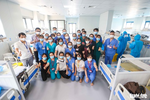 Cận cảnh bệnh viện dã chiến điều trị COVID-19 hiện đại nhất Hà Nội - Ảnh 13. Cận cảnh bệnh viện dã chiến điều trị COVID-19 hiện đại nhất Hà Nội - Ảnh 13.