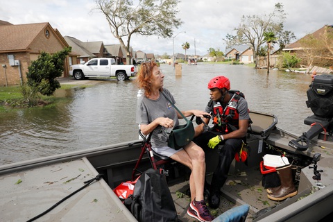Chùm ảnh bang Louisiana tan hoang vì bão Ida - Ảnh 4. Chùm ảnh bang Louisiana tan hoang vì bão Ida - Ảnh 4.