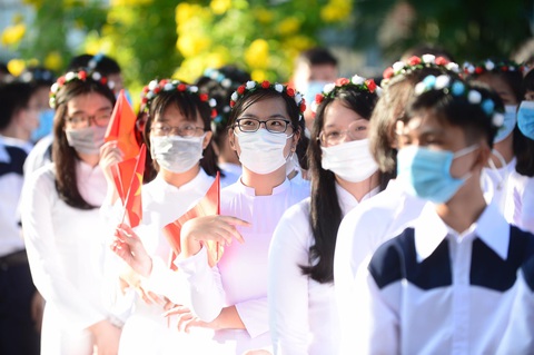 TP.HCM: Đề xuất tiêm vắc xin cho 642.000 học sinh 12-18 tuổi để trở lại trường - Ảnh 1. TP.HCM: Đề xuất tiêm vắc xin cho 642.000 học sinh 12-18 tuổi để trở lại trường - Ảnh 1.