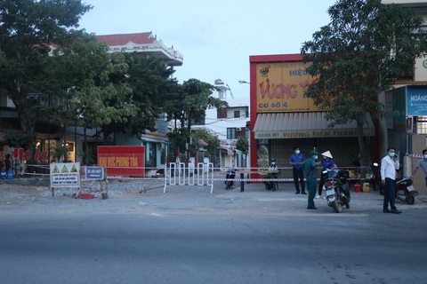 Cập nhật COVID-19 ngày 1-9: Nam Định phát hiện ít nhất 10 ca cộng đồng khi sàng lọc giáo viên - Ảnh 3. Cập nhật COVID-19 ngày 1-9: Nam Định phát hiện ít nhất 10 ca cộng đồng khi sàng lọc giáo viên - Ảnh 3.