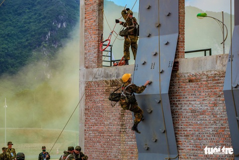 Mãn nhãn xem Xạ thủ bắn tỉa và Vùng tai nạn tại Army Games 2021 - Ảnh 9.