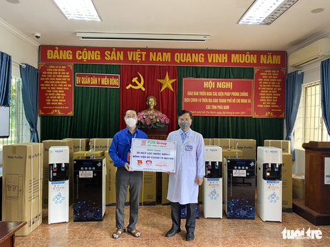 Tặng máy lọc nước giúp bệnh viện giảm nhân công phát nước mỗi ngày - Ảnh 5. Tặng máy lọc nước giúp bệnh viện giảm nhân công phát nước mỗi ngày - Ảnh 5.