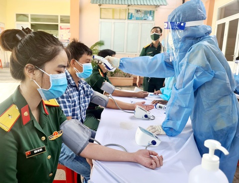 Bình Dương: Dân khát vắc xin nhưng hơn 311.000 liều thì tiêm nhỏ giọt - Ảnh 1. Bình Dương: Dân khát vắc xin nhưng hơn 311.000 liều thì tiêm nhỏ giọt - Ảnh 1.