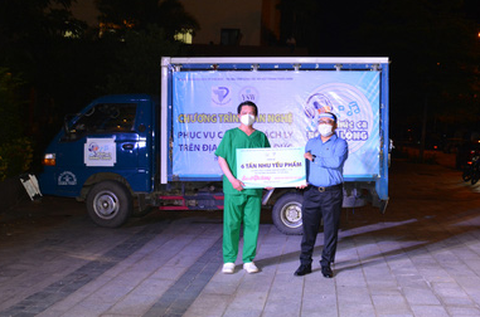 Thủ Đức tổ chức văn nghệ và tư vấn tâm lý sức khỏe cho bệnh nhân COVID-19 - Ảnh 3. Thủ Đức tổ chức văn nghệ và tư vấn tâm lý sức khỏe cho bệnh nhân COVID-19 - Ảnh 3.