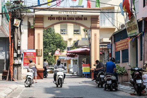 Hà Nội thêm 19 ca COVID-19, số ca nhiễm mới vẫn tăng - Ảnh 2. Hà Nội thêm 19 ca COVID-19, số ca nhiễm mới vẫn tăng - Ảnh 2.
