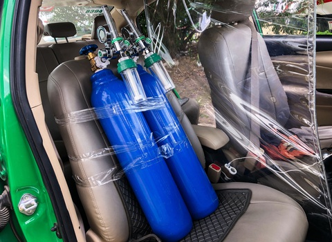 Xe taxi được chuyển đổi thành xe cấp cứu như thế nào? - Ảnh 8. Xe taxi được chuyển đổi thành xe cấp cứu như thế nào? - Ảnh 8.