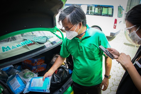 Xe taxi được chuyển đổi thành xe cấp cứu như thế nào? - Ảnh 5. Xe taxi được chuyển đổi thành xe cấp cứu như thế nào? - Ảnh 5.