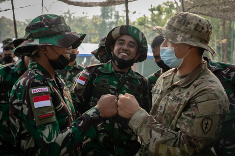 Mỹ, Indonesia hợp tác bảo vệ tự do hàng hải trên Biển Đông - Ảnh 2. Mỹ, Indonesia hợp tác bảo vệ tự do hàng hải trên Biển Đông - Ảnh 2.