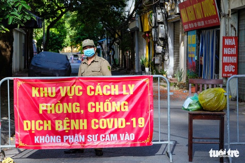 Hà Nội: F1 của nhân viên giao hàng, nhân viên cây xăng... xét nghiệm dương tính - Ảnh 1. Hà Nội: F1 của nhân viên giao hàng, nhân viên cây xăng... xét nghiệm dương tính - Ảnh 1.