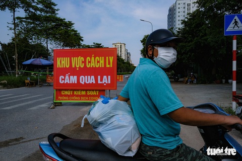 Hà Nội: Khu tái định cư Đền Lừ 3 bắt đầu tiếp nhận bệnh nhân COVID-19 - Ảnh 7. Hà Nội: Khu tái định cư Đền Lừ 3 bắt đầu tiếp nhận bệnh nhân COVID-19 - Ảnh 7.