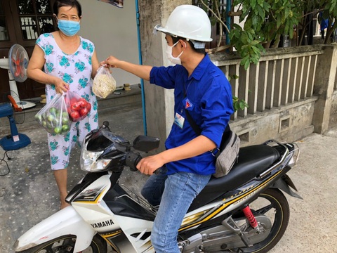 Những shipper xanh đặc biệt của Hội An - Ảnh 4. Những shipper xanh đặc biệt của Hội An - Ảnh 4.