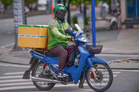 Đi giao hàng bị phạt, shipper được hãng hỗ trợ đến 2 triệu đồng - Ảnh 1. Đi giao hàng bị phạt, shipper được hãng hỗ trợ đến 2 triệu đồng - Ảnh 1.