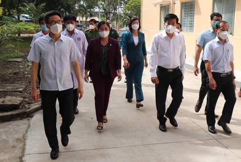 Phó thủ tướng Vũ Đức Đam kiểm tra phòng chống dịch COVID-19 tại Bình Phước - Ảnh 2. Phó thủ tướng Vũ Đức Đam kiểm tra phòng chống dịch COVID-19 tại Bình Phước - Ảnh 2.