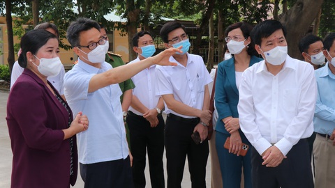 Phó thủ tướng Vũ Đức Đam kiểm tra phòng chống dịch COVID-19 tại Bình Phước - Ảnh 1. Phó thủ tướng Vũ Đức Đam kiểm tra phòng chống dịch COVID-19 tại Bình Phước - Ảnh 1.
