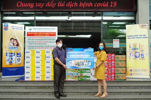 Vinamilk tiếp sức tuyến đầu chống dịch tại 50 bệnh viện trên cả nước - Ảnh 2. Vinamilk tiếp sức tuyến đầu chống dịch tại 50 bệnh viện trên cả nước - Ảnh 2.
