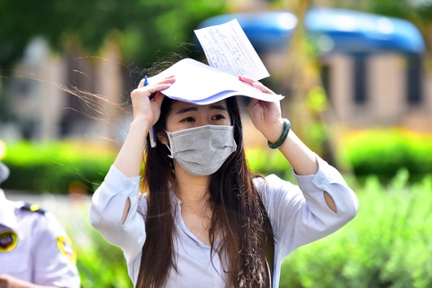Người nước ngoài được tiêm vắc xin tại TP.HCM: Cảm ơn Việt Nam quan tâm đến chúng tôi! - Ảnh 3. Người nước ngoài được tiêm vắc xin tại TP.HCM: Cảm ơn Việt Nam quan tâm đến chúng tôi! - Ảnh 3.
