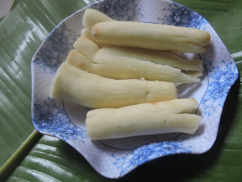Thơm nồng nàn bánh sắn nướng - món ngon lưu dấu tuổi thơ - Ảnh 2. Thơm nồng nàn bánh sắn nướng - món ngon lưu dấu tuổi thơ - Ảnh 2.