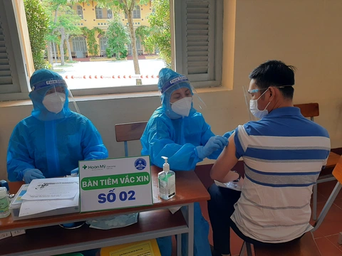 Cần Thơ thu hồi văn bản kêu gọi đăng ký tiêm vắc xin phòng COVID-19 ở nơi cư trú - Ảnh 1. Cần Thơ thu hồi văn bản kêu gọi đăng ký tiêm vắc xin phòng COVID-19 ở nơi cư trú - Ảnh 1.