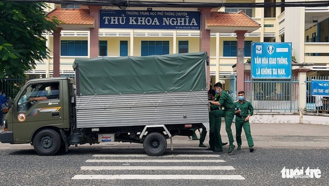 Giáo viên, thí sinh khen đề văn thi tốt nghiệp đợt 2 hay - Ảnh 3. Giáo viên, thí sinh khen đề văn thi tốt nghiệp đợt 2 hay - Ảnh 3.
