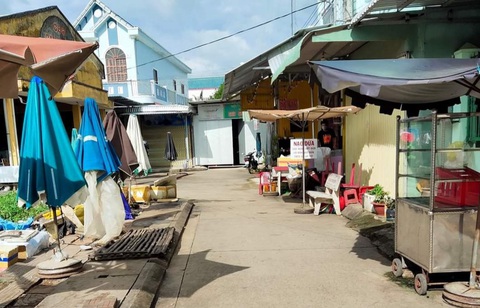 Hai vợ chồng phó chủ tịch xã dương tính từ một đám tang - Ảnh 1. Hai vợ chồng phó chủ tịch xã dương tính từ một đám tang - Ảnh 1.