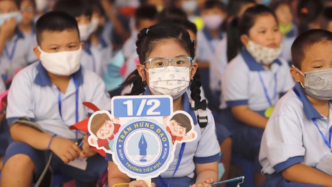 Lớp học đầu đời trong đại dịch - Ảnh 1. Lớp học đầu đời trong đại dịch - Ảnh 1.
