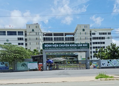 Bác sĩ trẻ trốn về quê giỗ cha và mắc COVID-19, cả bệnh viện phải ngưng khám chữa bệnh - Ảnh 1. Bác sĩ trẻ trốn về quê giỗ cha và mắc COVID-19, cả bệnh viện phải ngưng khám chữa bệnh - Ảnh 1.