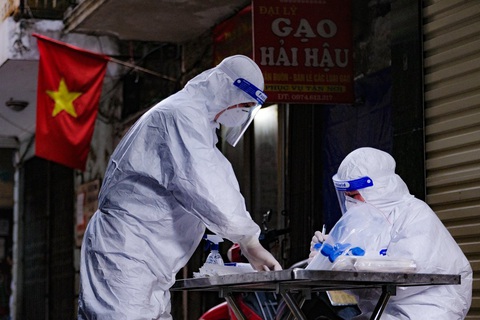 Thêm một nhân viên y tế ở Hà Nội mắc COVID-19 - Ảnh 1. Thêm một nhân viên y tế ở Hà Nội mắc COVID-19 - Ảnh 1.