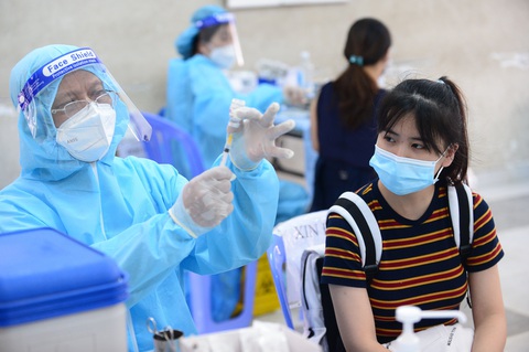 Trưởng đại diện WHO Việt Nam: ‘Hãy tiêm bất kỳ loại vắc xin nào có sẵn khi đến lượt mình’ - Ảnh 1. Trưởng đại diện WHO Việt Nam: ‘Hãy tiêm bất kỳ loại vắc xin nào có sẵn khi đến lượt mình’ - Ảnh 1.
