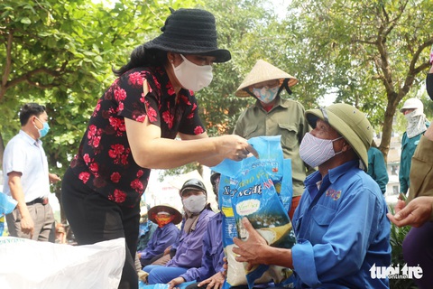 Nghệ An hỗ trợ 2.000 hộ dân vùng dịch ở miền Nam, mỗi hộ 1 triệu đồng - Ảnh 1. Nghệ An hỗ trợ 2.000 hộ dân vùng dịch ở miền Nam, mỗi hộ 1 triệu đồng - Ảnh 1.