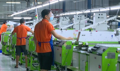 Doanh nghiệp khẩn thiết đề nghị Thủ tướng: Ưu tiên vắc xin cho người lao động - Ảnh 1. Doanh nghiệp khẩn thiết đề nghị Thủ tướng: Ưu tiên vắc xin cho người lao động - Ảnh 1.
