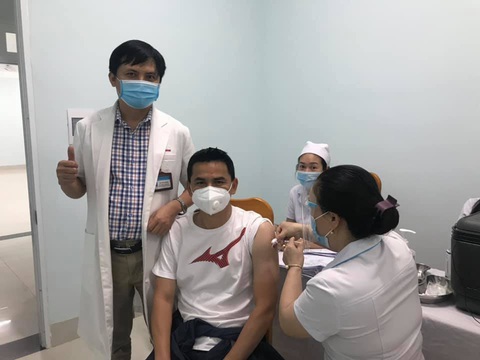 Đường về vất vả của HLV Kiatisak - Ảnh 1. Đường về vất vả của HLV Kiatisak - Ảnh 1.