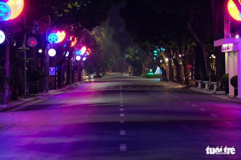 Hình ảnh Hà Nội im vắng trong những đêm giãn cách - Ảnh 3. Hình ảnh Hà Nội im vắng trong những đêm giãn cách - Ảnh 3.