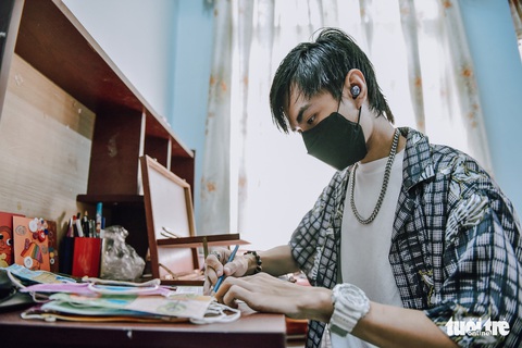 9X làm tranh từ nút áo tuyên truyền phòng chống dịch COVID-19 - Ảnh 2. 9X làm tranh từ nút áo tuyên truyền phòng chống dịch COVID-19 - Ảnh 2.